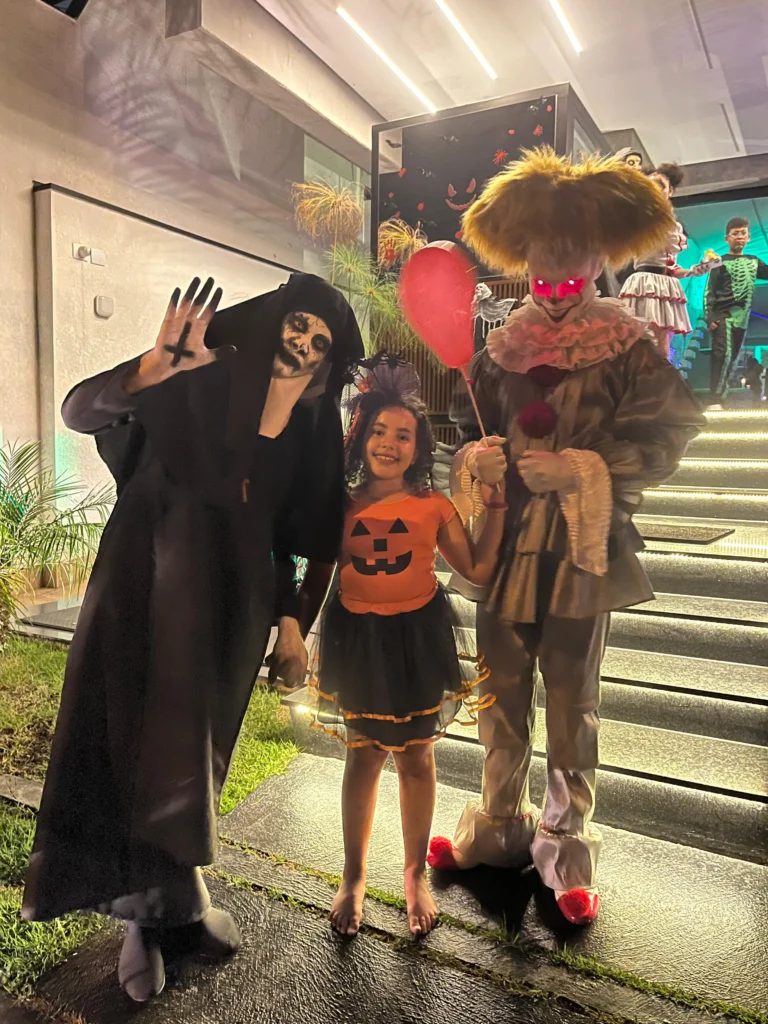 Como contratar personagens de terror a atracao perfeita para um halloween cheio de emocao e suspense